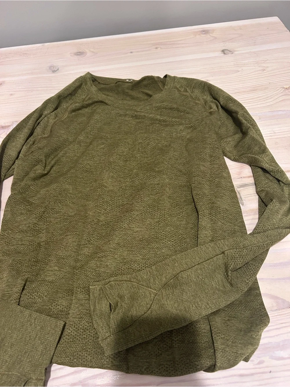 Lululemon swiftly tech long sleeve size 8